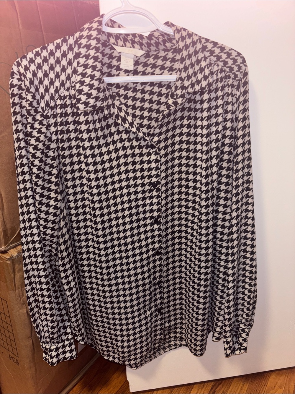 H&M Black and White Houndstooth Button-Down Shirt